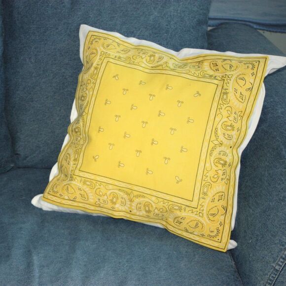 Yellow Bandana on White Zippered 20 x 20 Throw Pillow NEW - Picture 2 of 12